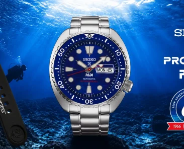 Seiko Prospex PADI 60th Anniversary HBB002 con quadrante blu e cinturino in silicone in ambientazione subacquea