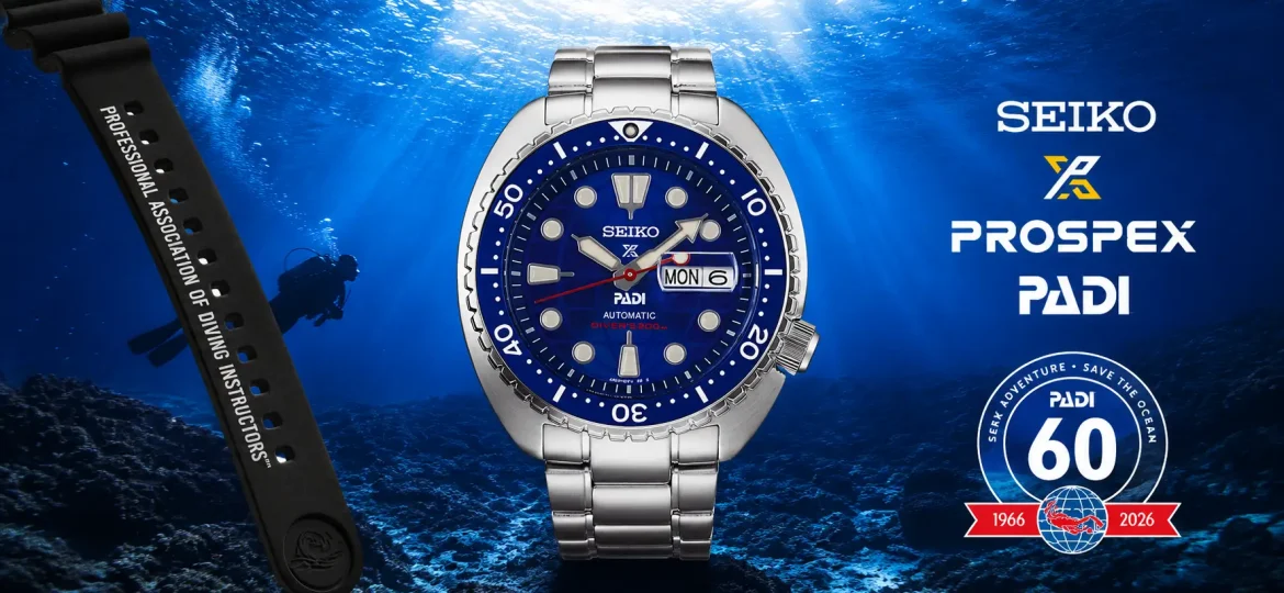 Seiko Prospex PADI 60th Anniversary HBB002 con quadrante blu e cinturino in silicone in ambientazione subacquea